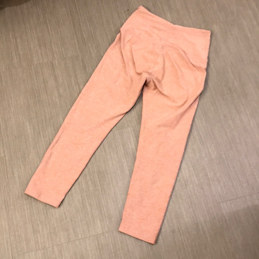 Beyond Yoga coral crop leggings Small